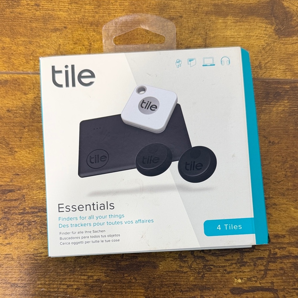 Tile Essentials 4-Pack Bluetooth Trackers - White and Black